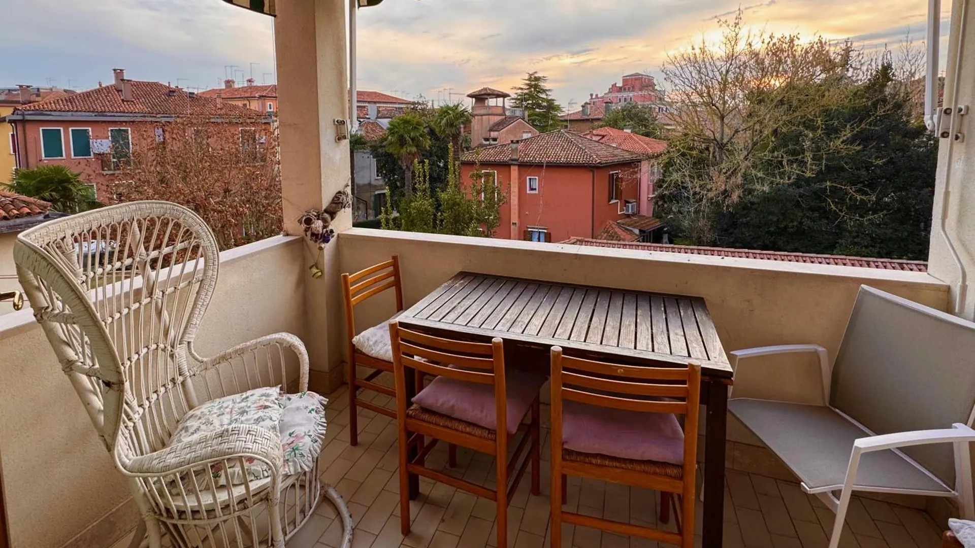 Apartmán Airy & Panoramic With Terrace, 2 Minutes From The Sea Benátky – Lido 0*,  Itálie